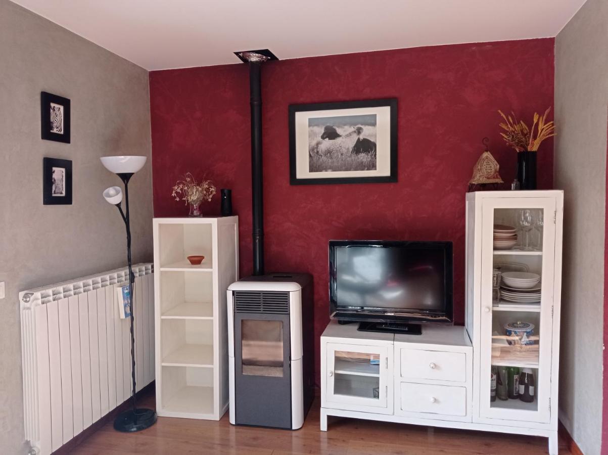 Vivienda Isabel Apartment Sesué Екстериор снимка