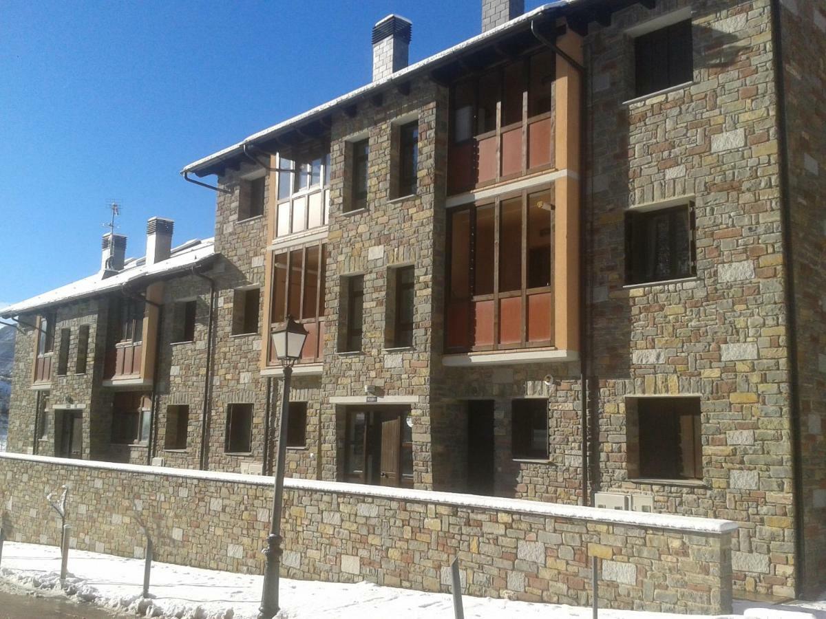Vivienda Isabel Apartment Sesué Екстериор снимка
